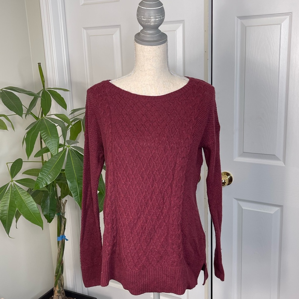 American Eagle Maroon sweater size M